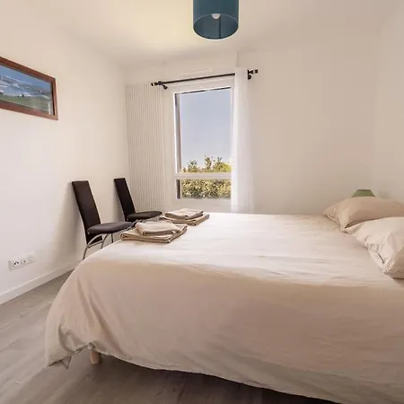 Apartment T3 Neuf 5 Minutes Des Plages Garage Prive *